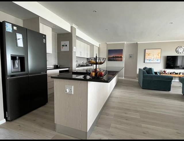 5 BEDROOM HOUSE FOR SALE IN KLEINBAAI